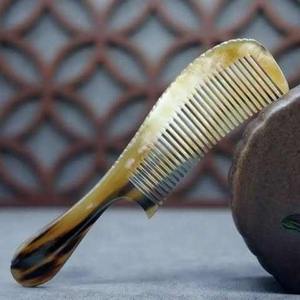 Peigne à cheveux traditionnel en corne de buffle naturelle, artisanal, écologique, pour le soin des cheveux, vente en gros - Product Image 2