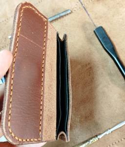 Porte-cartes de visite en cuir de luxe, portefeuille pour cartes de visite en cuir véritable par Anwar Enterprises - Product Image 1