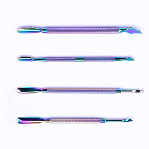 Herramienta profesional para manicura, empujador de cutículas que garantiza un empuje preciso de las cutículas manteniendo un contacto suave con la uña natural. - Product Image 2