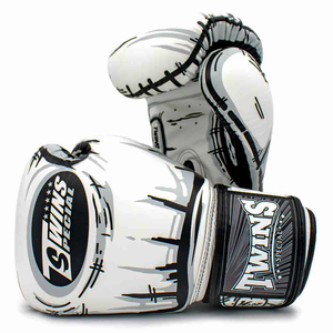 Guantes de Boxeo Originales de Cuero con Impresión Digital Blanca, Cierre Ajustable con Gancho y Bucle, Guantes de Entrenamiento de Kick Boxing Twins - Product Image 5