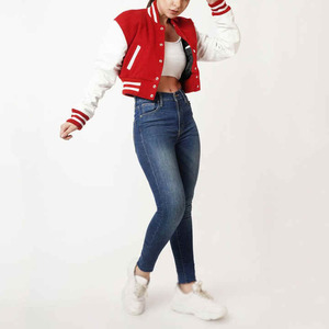 Chaqueta Varsity Roja y Blanca con Cuello Camisero, Cierre de Botones, Corte Regular, Estilo Casual, para Otoño - Product Image 1