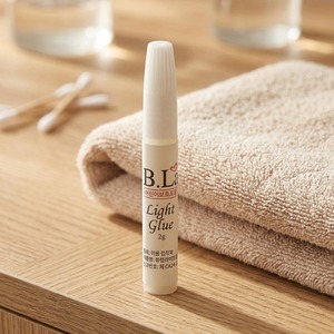 กาวติดเล็บปลอมชนิดกด 2 กรัม สูตรเฉพาะ UV รับผลิตแบรนด์ส่วนตัว OEM/ODM - Product Image 1