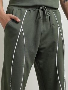 Conjunto Deportivo Casual Verde Oliva para Hombre, Camiseta de Manga Corta con Bolsillo y Pantalones Jogger con Cintura Elástica, Transpirable, de Algodón - Product Image 4