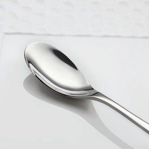 Juego de cubiertos de acero inoxidable de primera calidad, diseñado para brindar durabilidad y un rendimiento prolongado en cocinas comerciales y domésticas. - Product Image 4