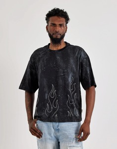 T-shirt en coton noir surdimensionné pour homme avec motif flamme en strass, style streetwear, manches courtes, col rond - Product Image 3