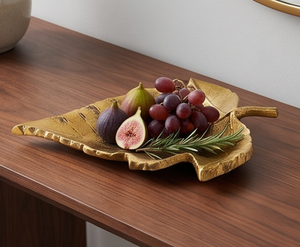 Plateau de service moderne en feuille d'or, plateau décoratif en métal poli pour la salle à manger, accessoires élégants pour la table. - Product Image 4