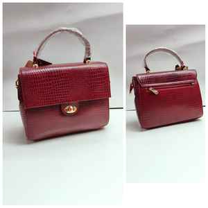 Sac à bandoulière classique en cuir véritable souple pour femme – Qualité supérieure, spacieux, idéal pour le travail, les voyages, le bureau, les sorties décontractées, avec chaînes - Product Image 2