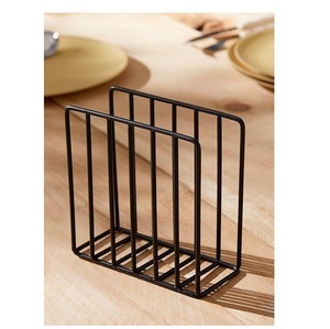 Porte-mouchoirs en métal Jazzy, distributeur de serviettes tendance, look élégant, parfait pour la décoration contemporaine de la maison et la mise en place de la table à manger - Product Image 1