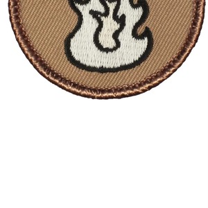 2026 Patchs et Badges de créateur personnalisés brodés haut de gamme, faible MOQ, légers, brodés à la main en résine plastique, à prix abordable - Product Image 2