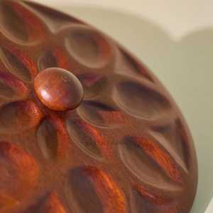 Boîte à épices en bois faite à la main avec couvercle, organiseur de rangement pour épices avec 7 récipients en acier inoxydable et cuillère en bois, support à épices - Product Image 4