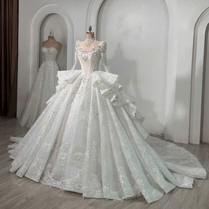 Robe de mariée OEM magnifique en tissu de dentelle unie, style robe de bal, motif floral, pour les vacances, avec traîne, code TNBPno11 TL - Product Image 1