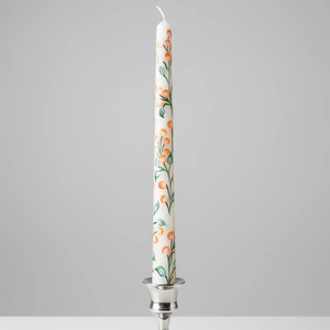 Esta elegante vela cónica pintada a mano está diseñada para añadir calidez y sofisticación a cualquier espacio. - Product Image 2