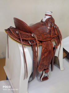 Selle de cheval d'équitation occidentale Ranch Selle de cheval de coupe Selle d'équitation de plaisir en cuir véritable faite à la main avec un design professionnel - Product Image 6