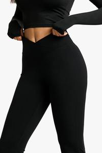 กางเกงโยคะทรงวีเอวสูงสีพื้น OEM สำหรับผู้หญิง ชุดกีฬาลำลอง เนื้อผ้านุ่มสบาย ระบายอากาศได้ดี กันกระแทก เซ็กซี่ เหมาะสำหรับการวิ่งและการฝึกซ้อม - Product Image 6