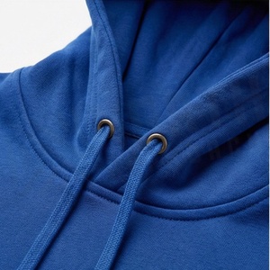 Sweat à capuche élégant pour femme, pull à manches longues avec cordon de serrage, poche kangourou, design décontracté et confortable pour les activités de plein air - Product Image 4