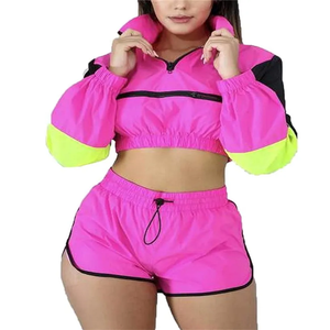 Ensemble 2 pièces color block pour femme, style sportif, avec haut court à manches longues zippé et short taille haute, idéal printemps-été - Product Image 5