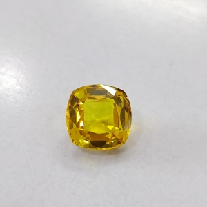 พลอยแซฟไฟร์สีเหลืองทรงคุชชั่นคุณภาพพรีเมียม ผลิตในห้องปฏิบัติการ ความใสระดับบริลเลียนท์ สำหรับงานทำเครื่องประดับชั้นดี - Product Image 1