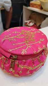 กล่องใส่เครื่องประดับหนัง PU หรูหราแบบพับได้ ปักลายด้วยมือ พร้อมซิป พกพาสะดวก เป็นมิตรกับสิ่งแวดล้อม - Product Image 2