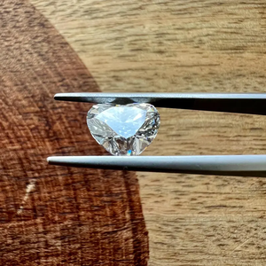 Diamants en forme de cœur étincelants, traités CVD, certifiés IGI, clarté E, parfaits pour les créations de bijoux uniques et les bagues de fiançailles - Product Image 5