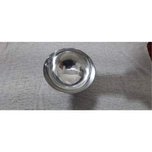 Plateau rond en métal poli de qualité supérieure |   Plateau de service en acier inoxydable grande capacité |   Plateau alimentaire multifonctionnel pour la cuisine - Product Image 4