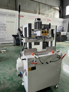 Machine <span class=keywords><strong>de</strong></span> fraisage <span class=keywords><strong>de</strong></span> profilés pour le traitement des profilés en aluminium, équipement <span class=keywords><strong>de</strong></span> traitement des trous <span class=keywords><strong>de</strong></span> serrures pour portes et fenêtres en alliage d'aluminium - Product Image 3