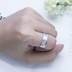 แหวนเงินมินิมอล ดีไซน์เรียบง่าย ใส่ได้ทุกวัน สำหรับทั้งชายและหญิง - Product Image 2