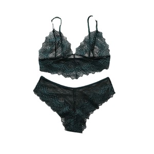 Ensemble soutien-gorge et culotte sexy en dentelle noire transparente, respirant et écologique, avec bretelles croisées ajourées et lingerie florale en maille pour femme - Product Image 2