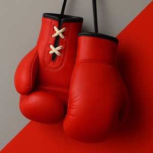 Llavero con mini guantes de boxeo personalizados con impresión de logotipo, hechos de cuero, mini guantes de boxeo para coche, mini guantes de boxeo promocionales - Product Image 4