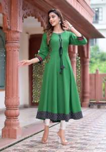 Kurta Anarkali Verde de Algodón con Bordado para Mujer, Cuello Redondo, Mangas Tres Cuartos, Diseñada para Vestir en Eventos Festivos Étnicos Globales - Product Image 6