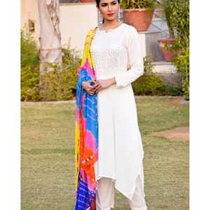 Ensemble Kurta blanc doux à ourlet asymétrique avec broderie Gota et Dupatta multicolore Lehariyaan, taille XS, en tissu Chiffon - Product Image 1