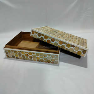 Boîte à bijoux en velours à motif de peigne de miel la plus populaire pour le stockage de colliers et de boucles d'oreilles - Product Image 2