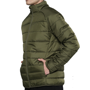 Veste matelassée pour homme, vert olive, col montant, fermeture éclair, coupe-vent, décontractée, couleur unie, extérieur en polyester, coupe régulière - Product Image 1