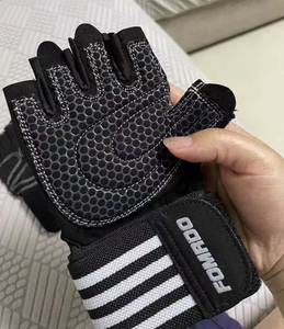 ถุงมือฟิตเนสแบบตาข่ายครึ่งนิ้วสำหรับทุกเพศ ระบายอากาศได้ดี กันลื่น สายรัดข้อมือปรับได้ เหมาะสำหรับออกกำลังกายในยิมและการฝึกซ้อม - Product Image 5