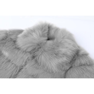 Veste Courte en Fausse Fourrure Synthétique de Luxe pour Femme, Grise Chic à Panneaux Horizontaux, Zippée, Manteau d'Hiver Premium - Product Image 5