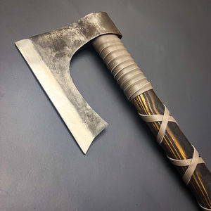 Haches Viking en Acier Forgé Faites à la Main sur Mesure avec Manche Enveloppé de Cuir – Haches de Camping et Tomahawks Viking en Gros - Product Image 4