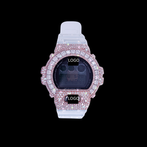 Reloj de Lujo con Diamantes de Moissanita de Primera Calidad, Diseño Completamente Adornado, Resistente al Agua, de Acero Inoxidable, Disponible para la Venta - Product Image 1