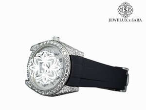 Reloj de Diamantes de Acero Inoxidable Plateado de Alta Demanda con Detalles de Cristal y Correa Metálica Duradera, Disponible para Exportación - Product Image 4