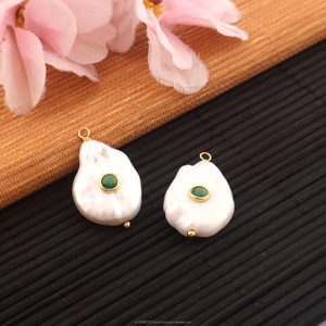 Conector de perlas naturales de agua dulce, amuleto de perlas pavimentadas, chapado en oro de 18K, colgante de cuarzo Esmeralda hecho a mano, Conector de amuleto al por mayor - Product Image 2