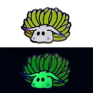 Pin de solapa esmaltado con diseño personalizado de animales del océano - Product Image 6