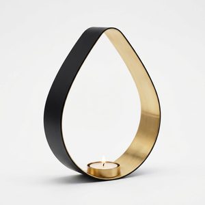 Portavelas de Latón de Lujo Hecho a Mano de 18 cm con Cinta de Latón Negra sin Fin para Decoración del Hogar, Hoteles, Bodas, Regalos de Mesa - Product Image 1