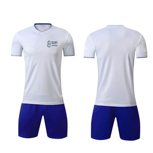 Conjunto de camisetas y pantalones cortos de fútbol, ​​ligeros y transpirables, con cintura elástica, de secado rápido, ajuste cómodo, adecuado para juegos competitivos - Product Image 1