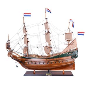 Maquette de bateau Batavia artisanale en bois de cèdre avec support de présentation, style nautique pour la décoration de la maison et du bureau, 94Lx26.7Wx74.3H cm - Product Image 1