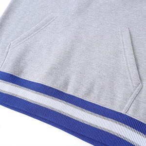 Sweat-shirt gris à col rond ZPB avec broderie chenille, lettres grecques pour sororités et fraternités, pull unisexe de qualité supérieure, idéal pour l'école et l'université - Product Image 6