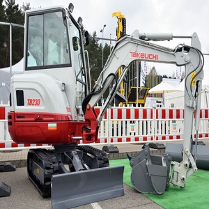 Mini-excavatrice Takeuchi de pointe avec design compact, performances puissantes, utilisation facile et capacité d'excavation fiable. - Product Image 1