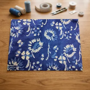 Tissu en coton naturel par Yards Hand Block Tissu imprimé Dabu bleu indigo par Yards Tissu d'ameublement pour robe au prix de gros - Product Image 2