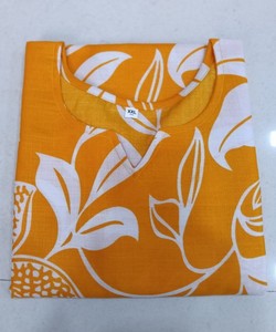 Haut en coton slub fantaisie à imprimé numérique, modèle 84945, jaune - Product Image 4