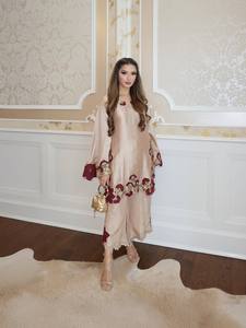 Ensemble Kurta Palazzo brodé de fleurs pour femmes, tenue Salwar Kameez avec dupatta, vêtements ethniques élégants pour mariage et fête - Product Image 1