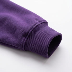 Sweat-shirt violet personnalisé avec impression DTF intégrale effet ombre audacieuse sur les manches, style moderne et décontracté pour le streetwear - Product Image 4