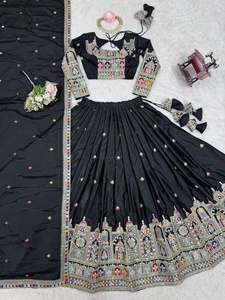 Ensemble Lehenga Choli en soie grise traditionnelle avec dupatta brodé, tenue indienne pakistanaise pour mariage et fêtes - Product Image 4