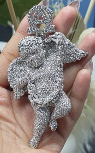 Colgante de Lujo con Alas de Ángel y Moissanita, Plata 925 con Baño de Rodio, Diseño Iced Out, Amuleto Unisex para Uso Diario - Product Image 1
